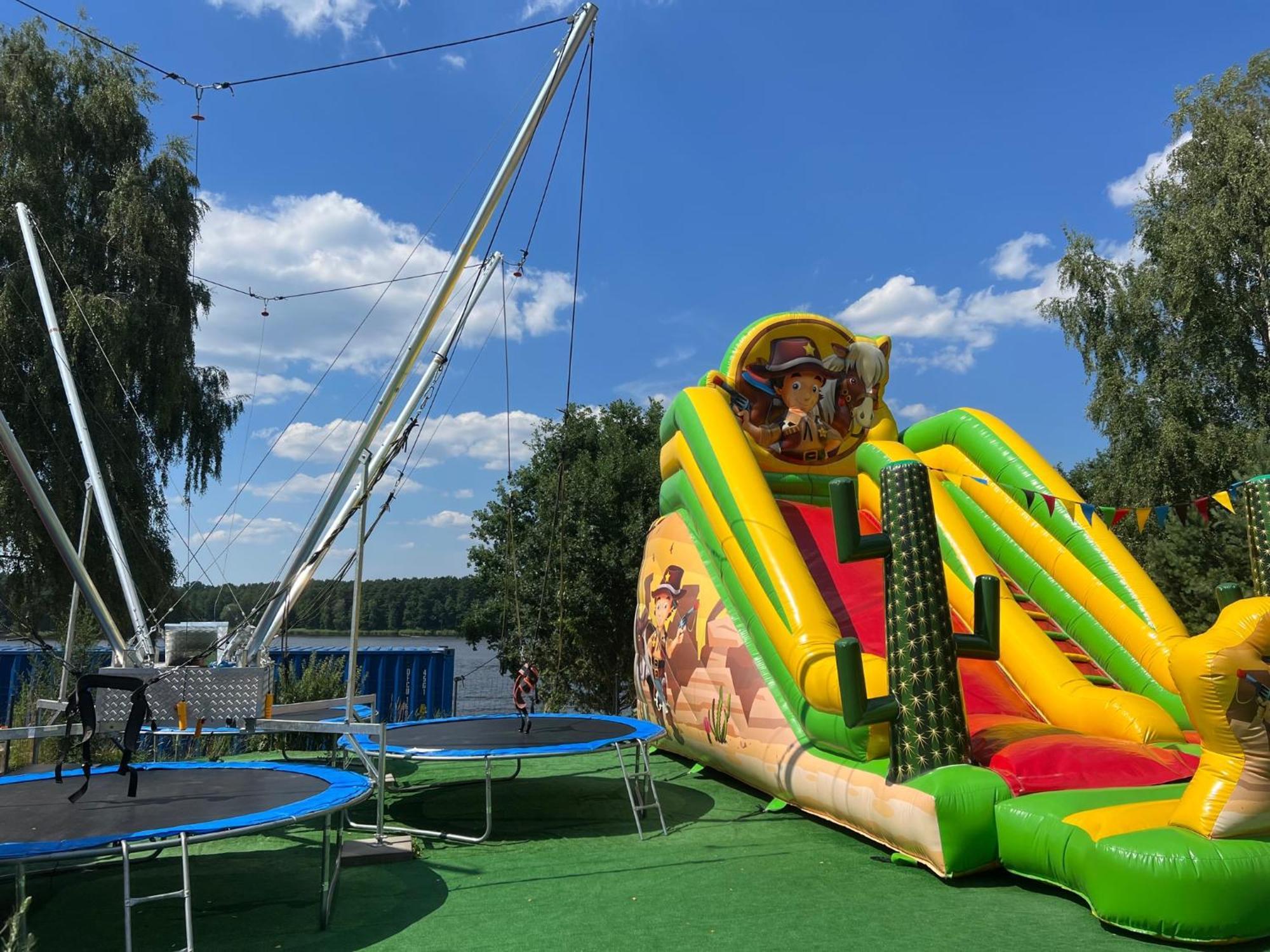 Family Sauna Retreat: Lesny Lakeside Apartment Kielce